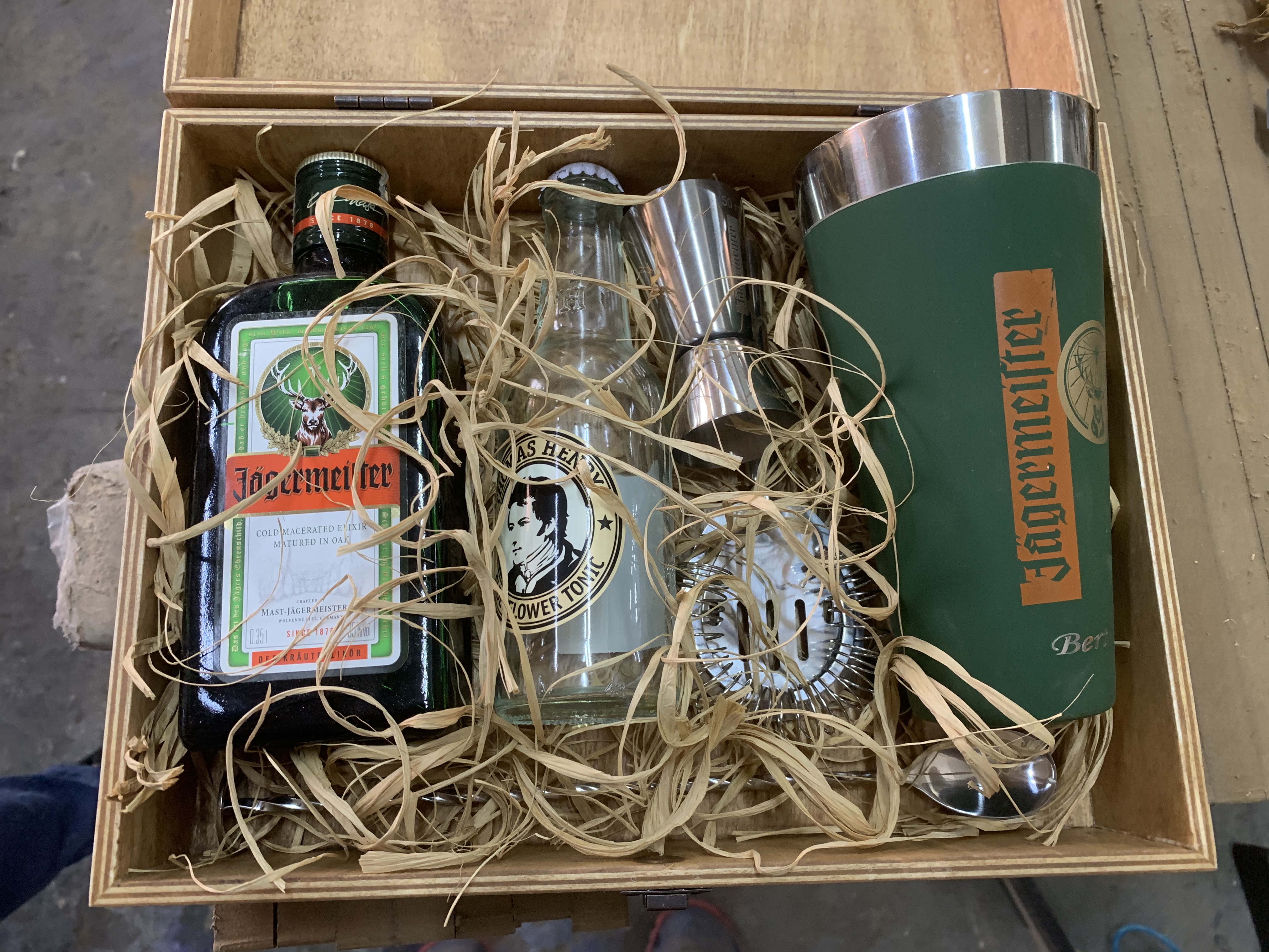 Jagermeister Ahşap Kutu Çalışması